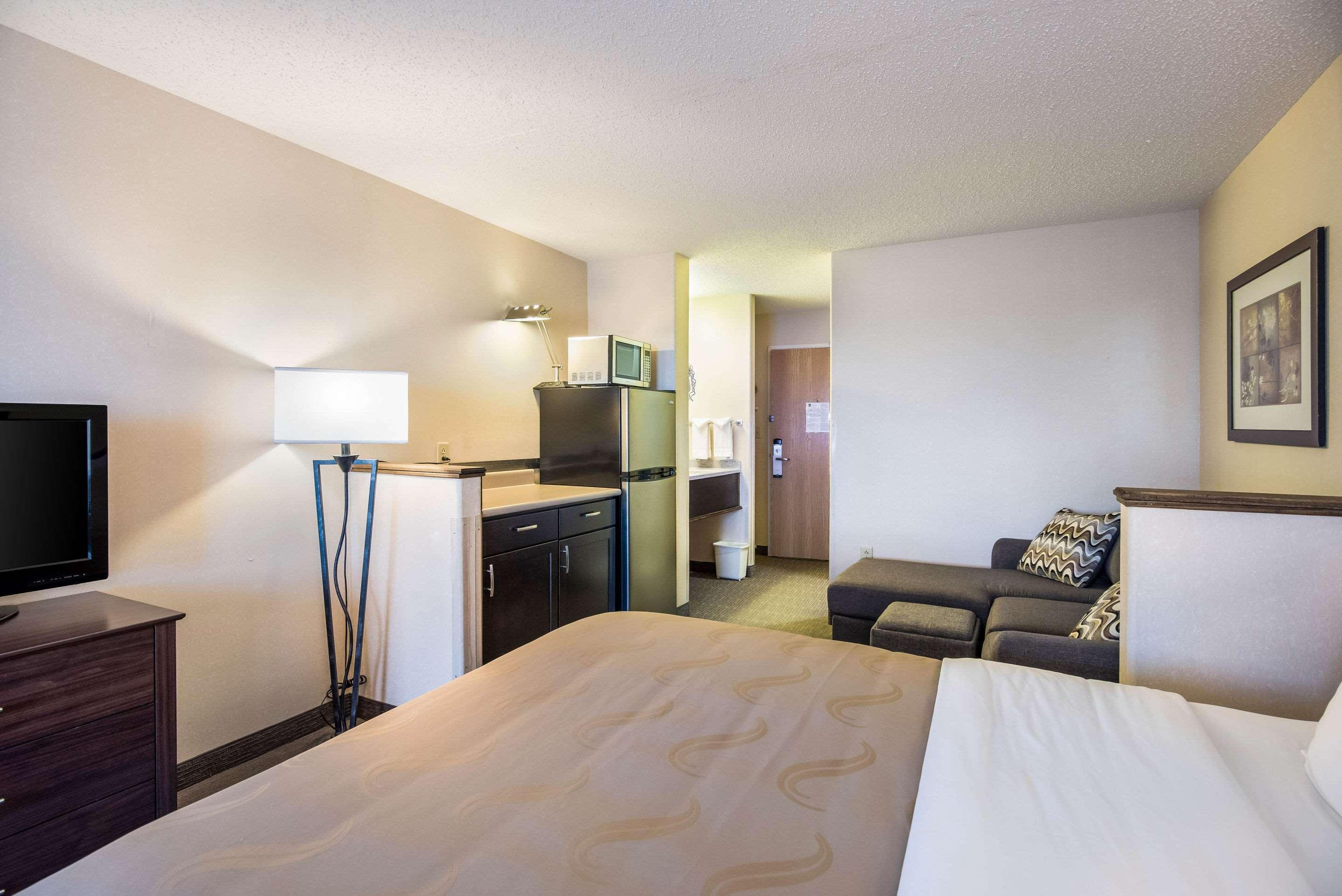 Quality Inn & Suites West Pueblo Dış mekan fotoğraf