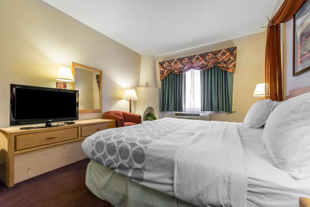 Quality Inn & Suites West Pueblo Oda fotoğraf